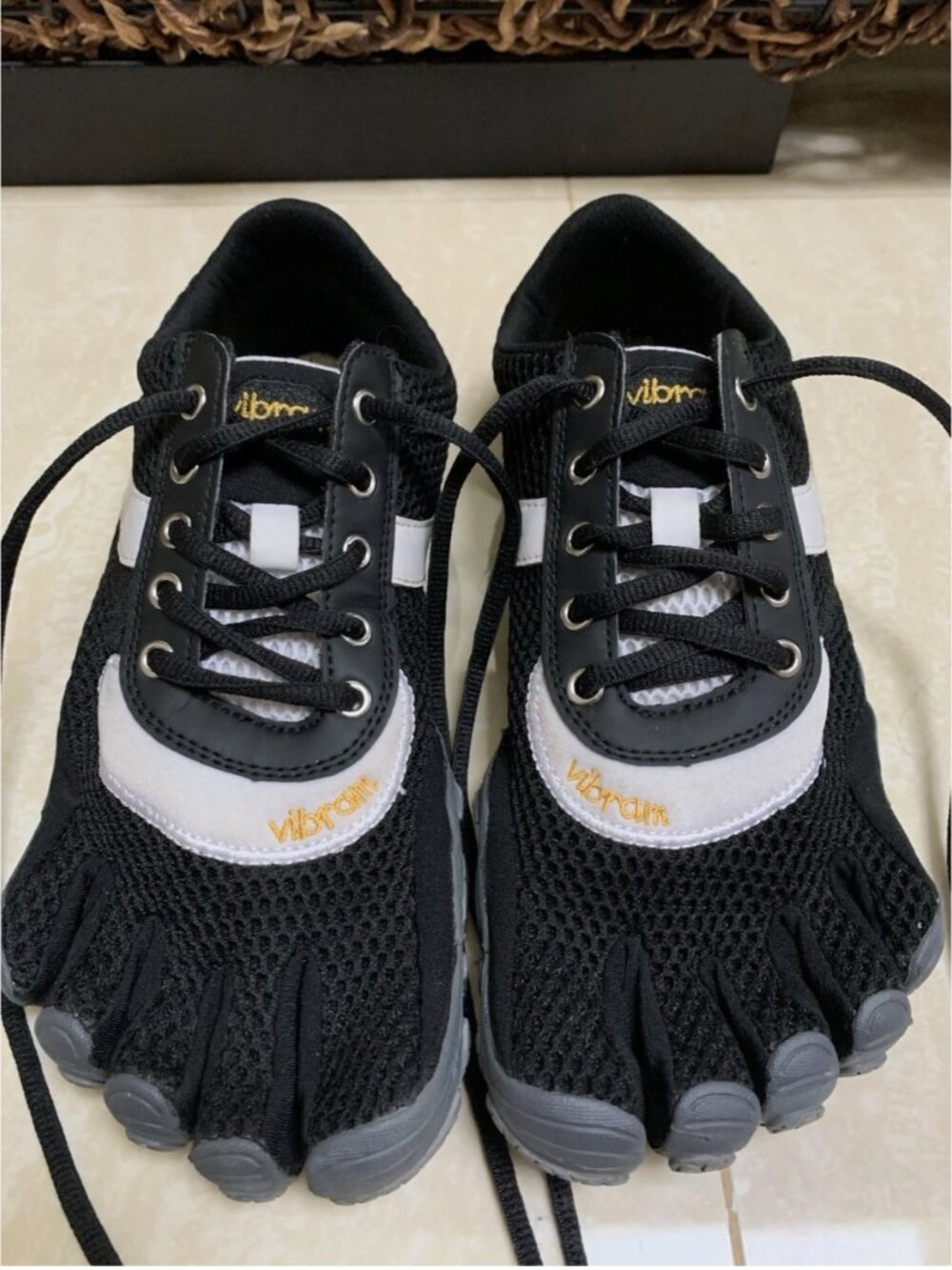 VIBRAM Five Fingers Speed Barefoot Shoes Black White EU 41 US M 8 W 9.5 10